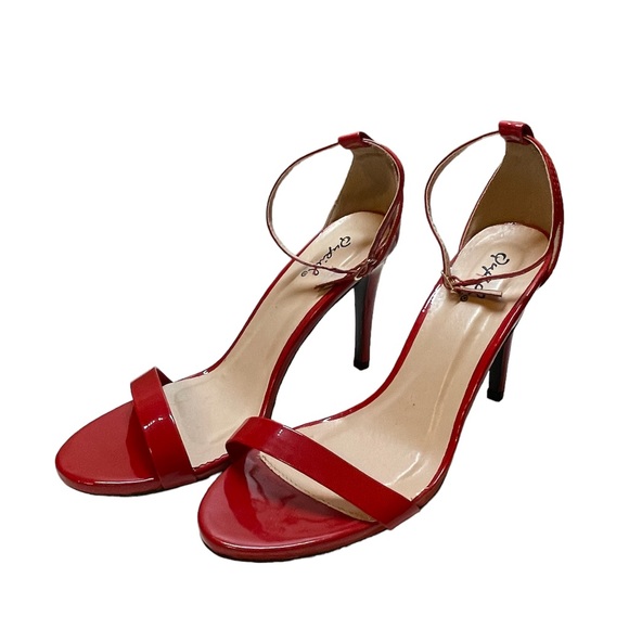QUPID - Red Faux Patent Leather Ankle Strap Strappy Heels  - Size 8 - Picture 1 of 11